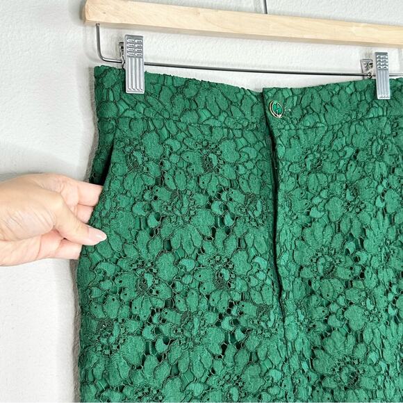 GUCCI Scalloped Green Lace Shorts Size 38 - Picture 9 of 12